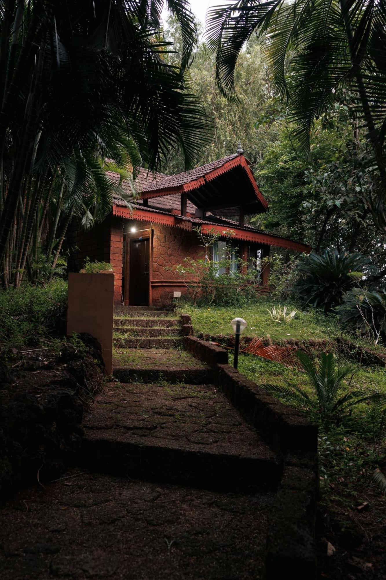 Sai Vishram Beach Resort Bainduru Esterno foto