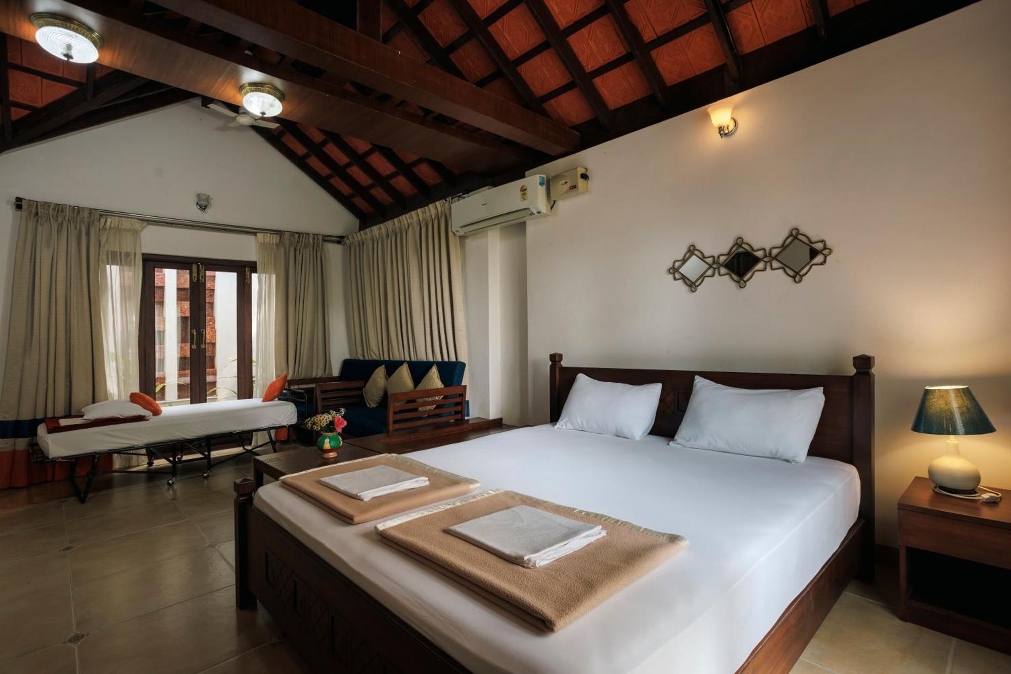 Sai Vishram Beach Resort Bainduru Esterno foto