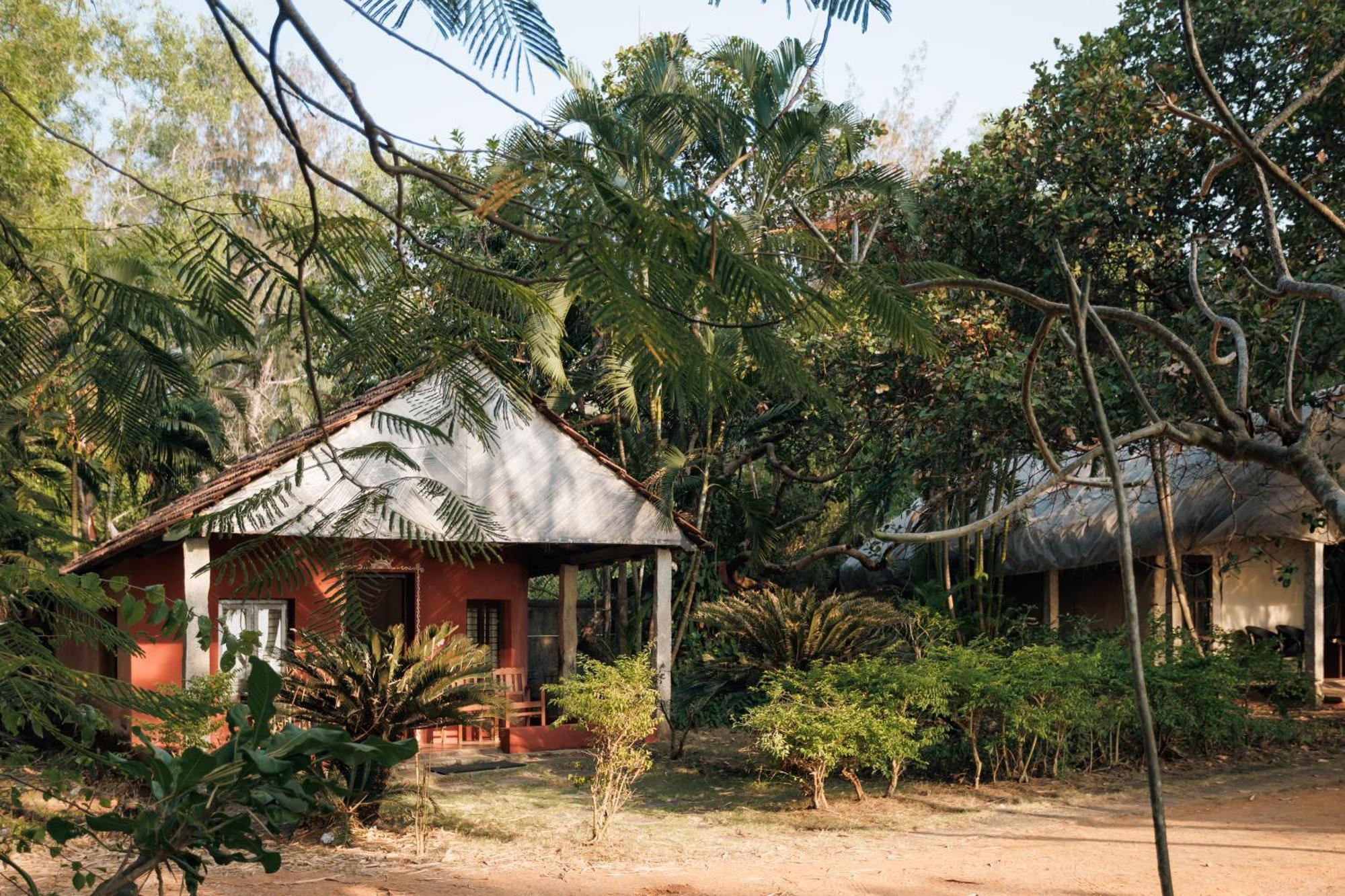 Sai Vishram Beach Resort Bainduru Esterno foto