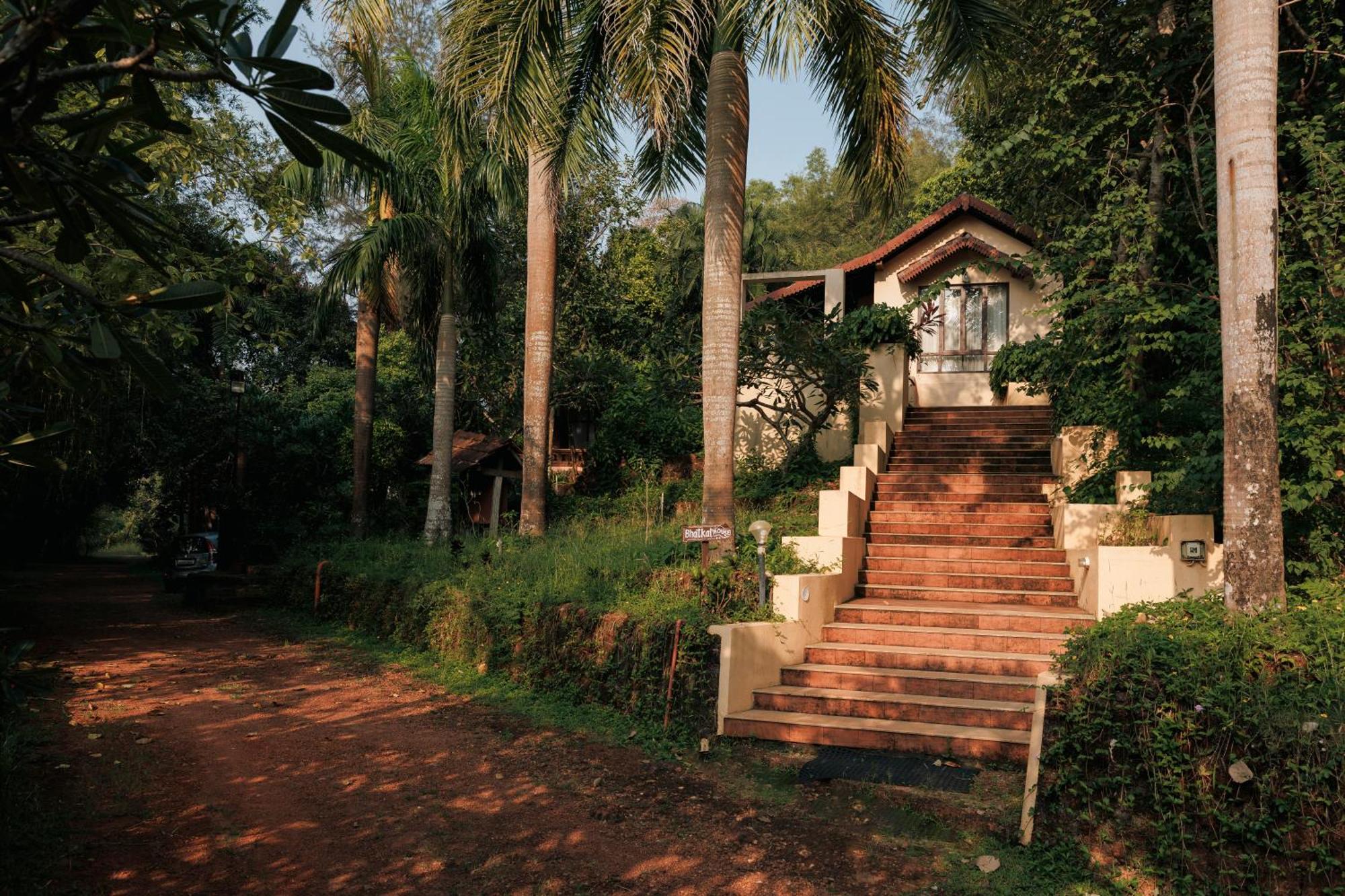 Sai Vishram Beach Resort Bainduru Esterno foto