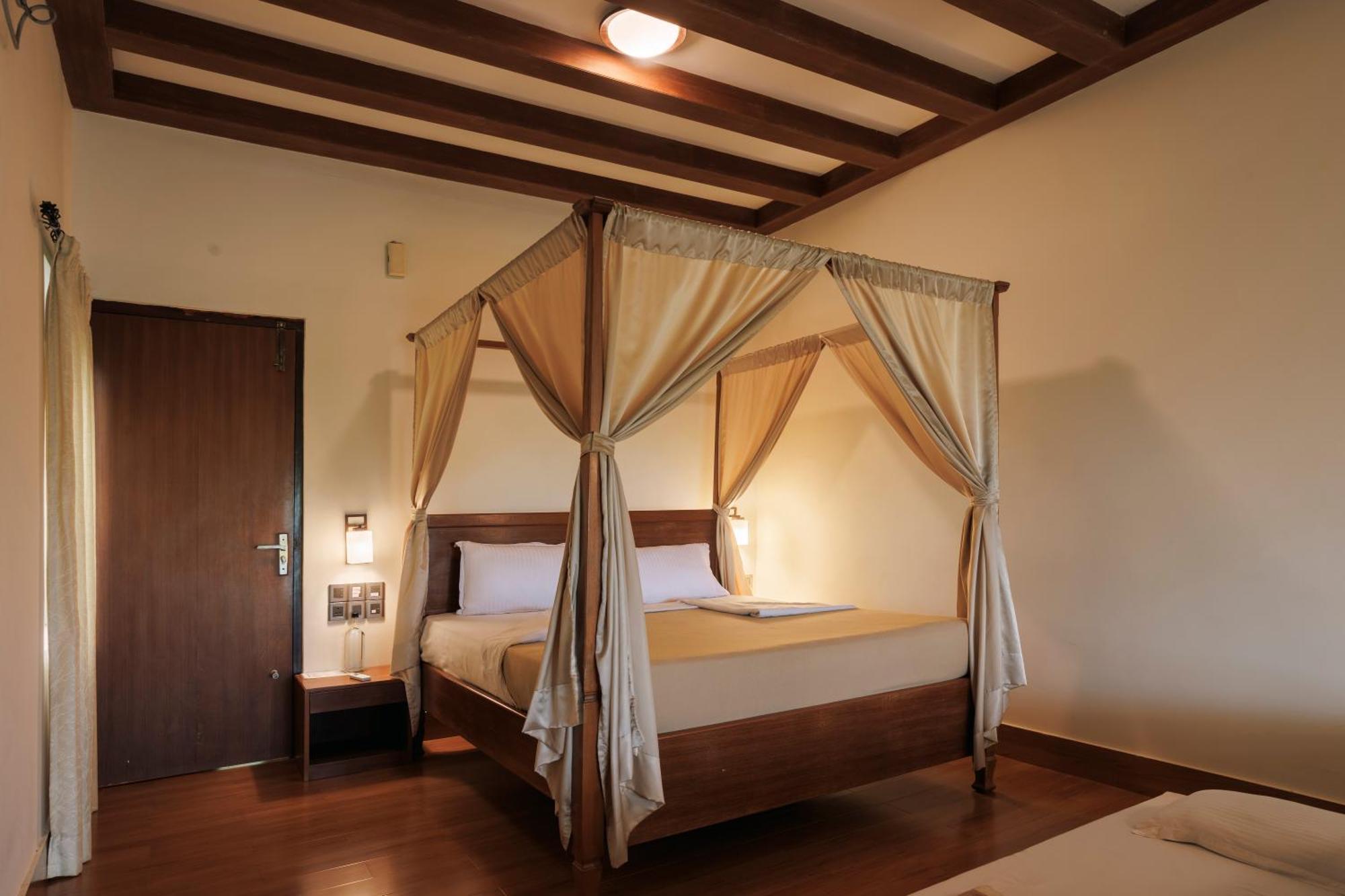Sai Vishram Beach Resort Bainduru Esterno foto